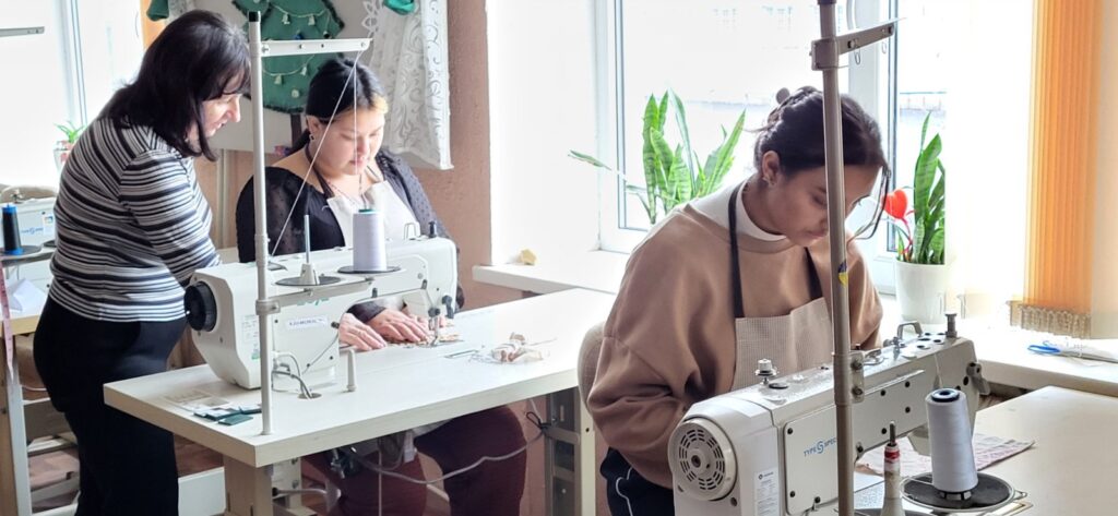 У групі першокурсників-швачок відбулася перша перевірна робота