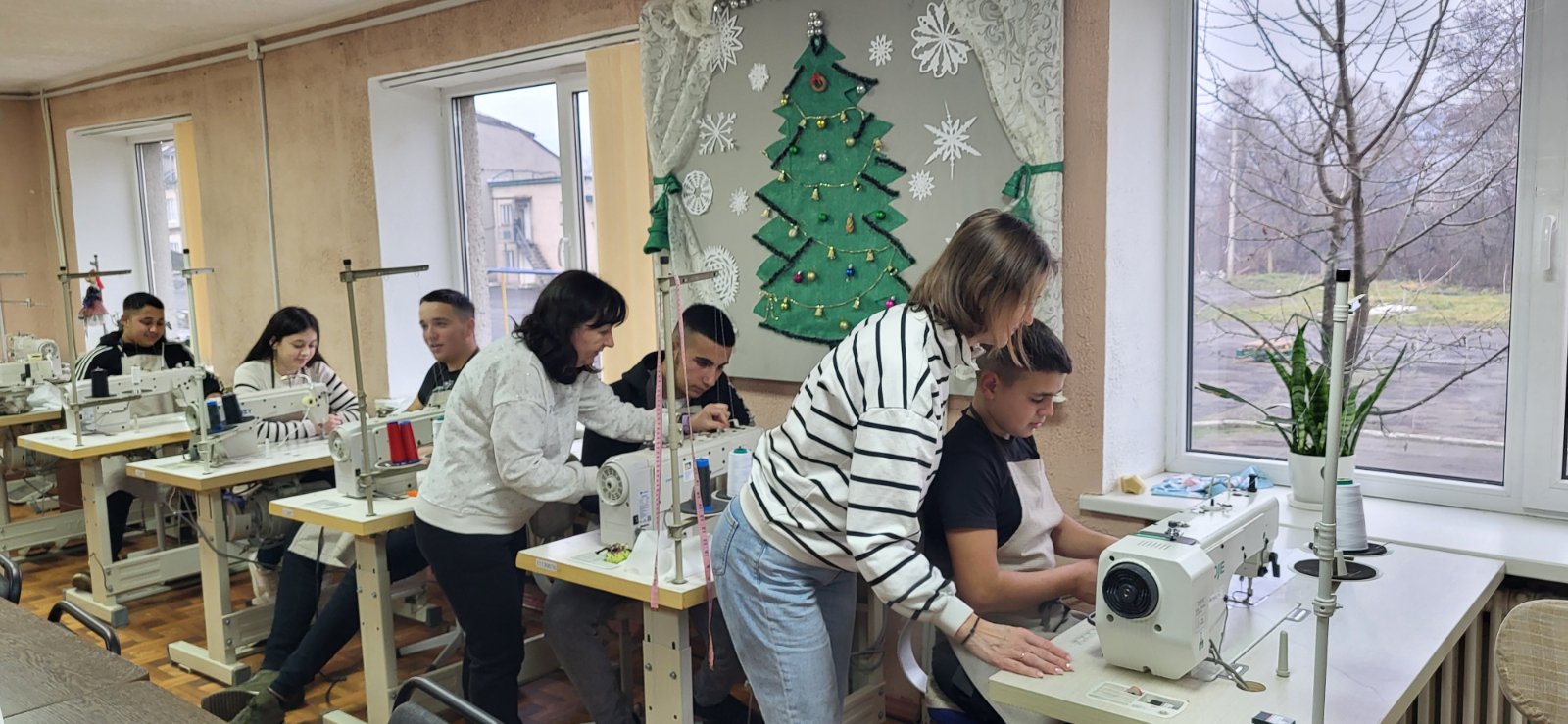 У групі першокурсників-швачок відбулася перша перевірна робота