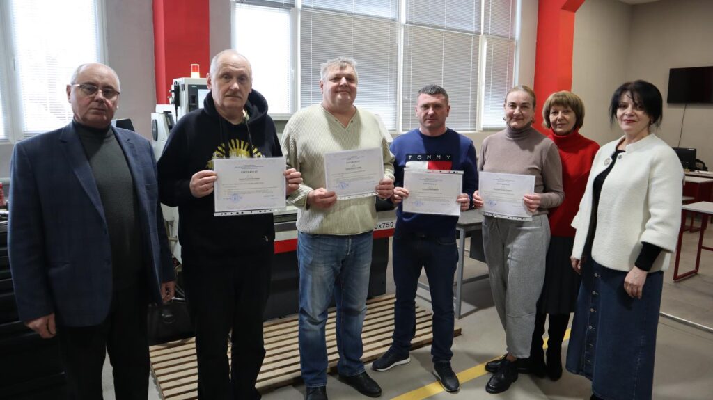 Вручення сертифікатів